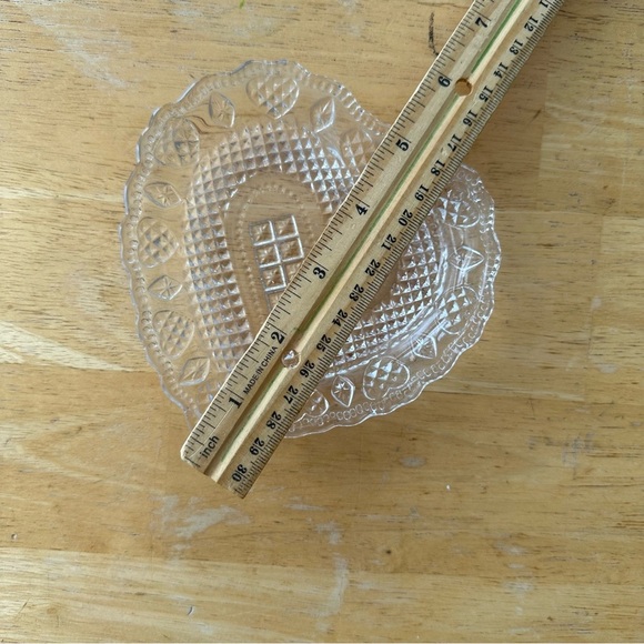 Vintage 70s Avon Glass Heart Trinket Dish - Picture 4 of 4